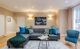 Luxurious Central Kensington Apartment